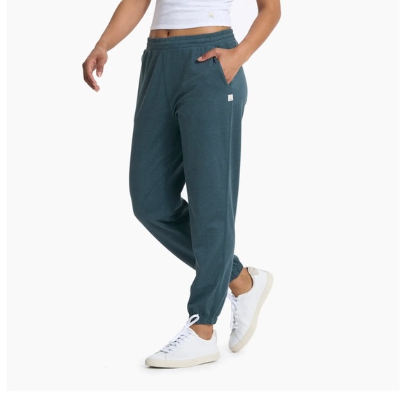 Vuori Pants - Vuori boyfriend jogger size medium